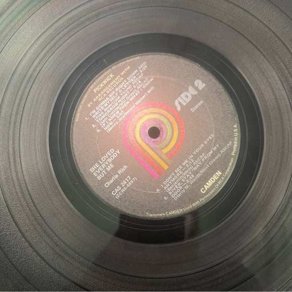 Charlie Rich Vinyl Record - She Loved Everybody But Me - Picture 7 of 9
